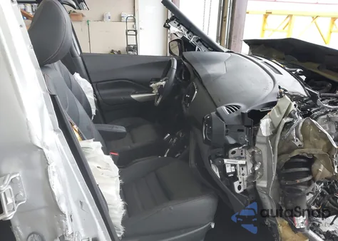 2019 Nissan Kicks Sr z USA, uszkodzony, nr VIN 3N1CP5CU9KL521991